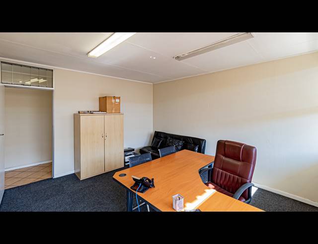 250M² OFFICE TO LET IN FERNDALE